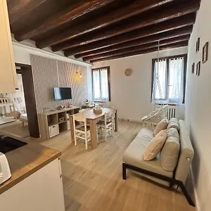 Wood 32 Family -apartment , Rovigo Italia